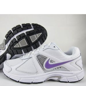 nike dart 9 trainers